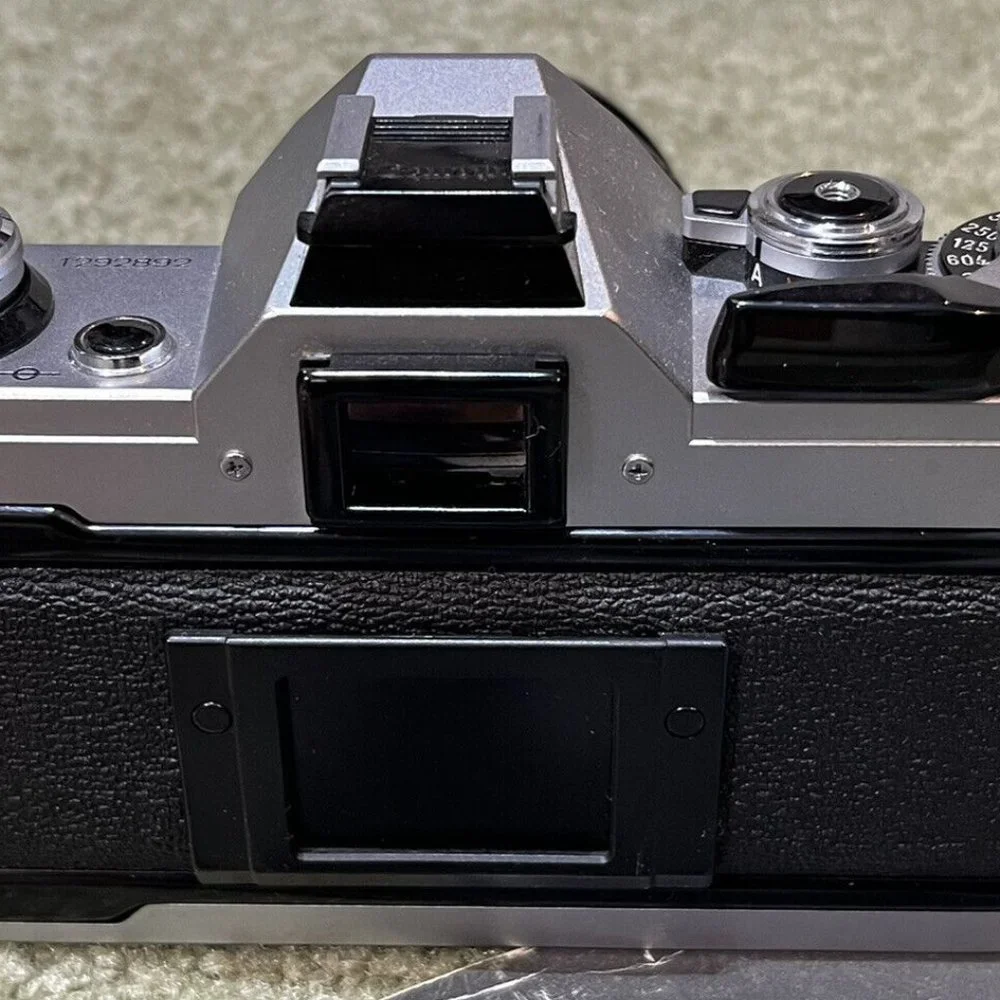Canon AE-1 Program 35mm SLR Film Camera with 50 mm lens Kit + Instructions! Nice